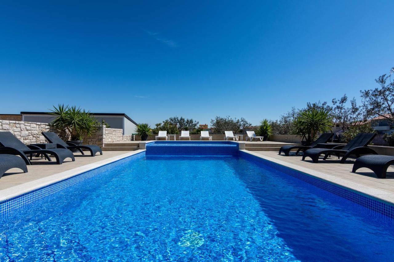 Family Friendly Apartments With A Swimming Pool Valbandon, Fazana - 2201 Štinjan المظهر الخارجي الصورة