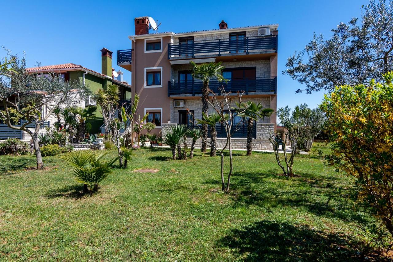 Family Friendly Apartments With A Swimming Pool Valbandon, Fazana - 2201 Štinjan المظهر الخارجي الصورة