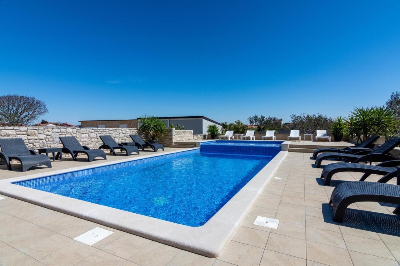 Family Friendly Apartments With A Swimming Pool Valbandon, Fazana - 2201 Štinjan المظهر الخارجي الصورة