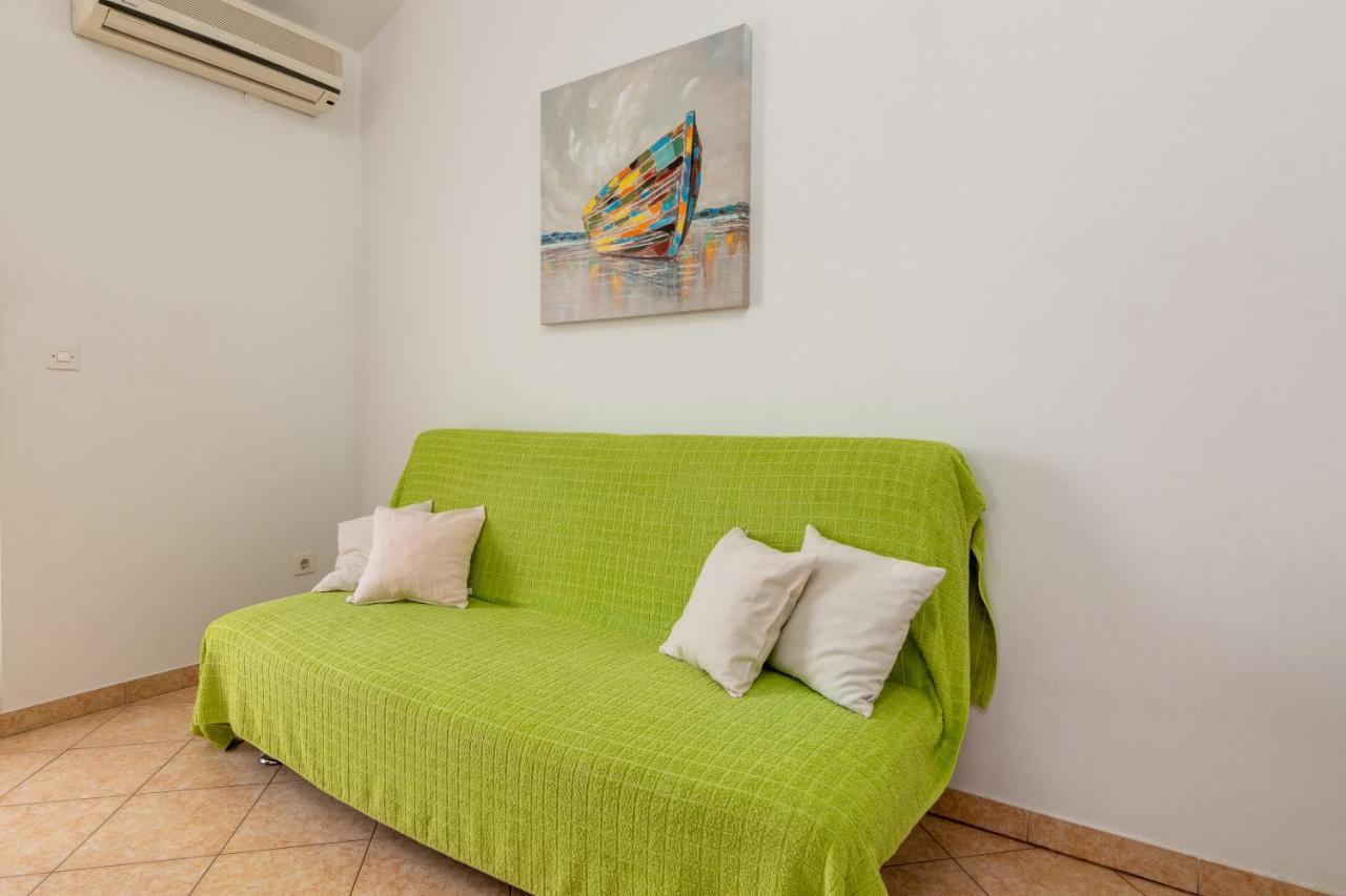 Family Friendly Apartments With A Swimming Pool Valbandon, Fazana - 2201 Štinjan المظهر الخارجي الصورة