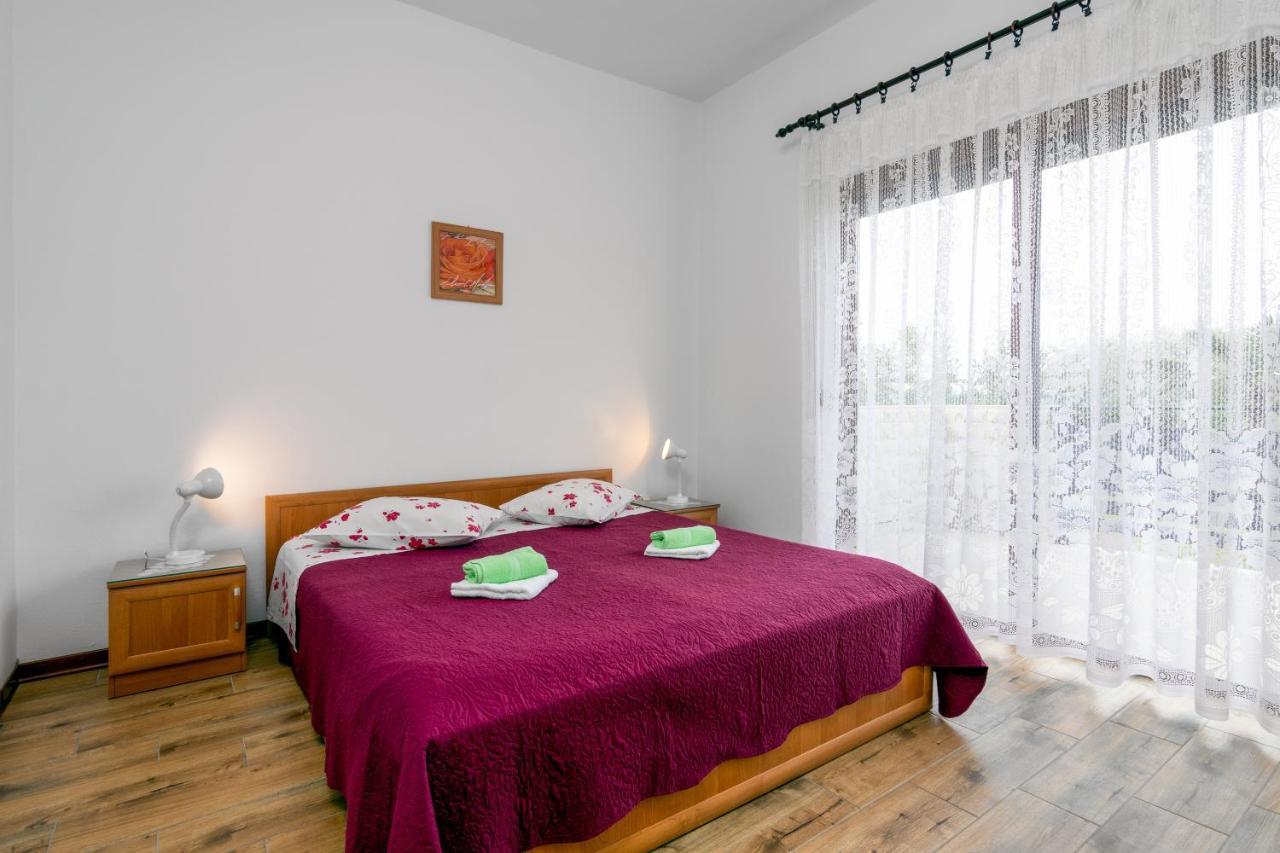Family Friendly Apartments With A Swimming Pool Valbandon, Fazana - 2201 Štinjan المظهر الخارجي الصورة
