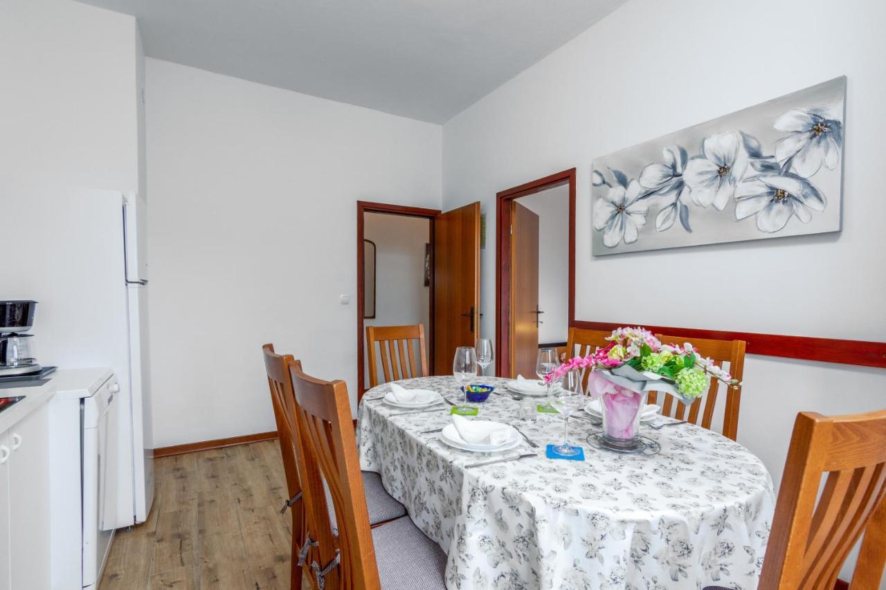 Family Friendly Apartments With A Swimming Pool Valbandon, Fazana - 2201 Štinjan المظهر الخارجي الصورة