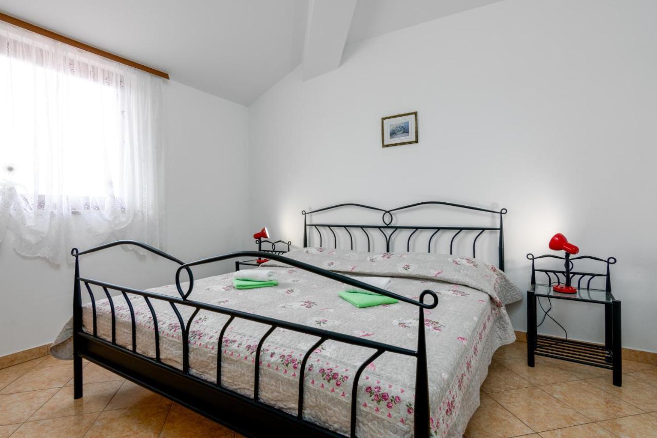 Family Friendly Apartments With A Swimming Pool Valbandon, Fazana - 2201 Štinjan المظهر الخارجي الصورة