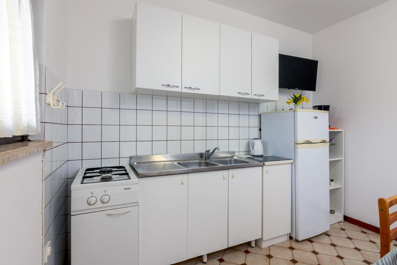 Family Friendly Apartments With A Swimming Pool Valbandon, Fazana - 2201 Štinjan المظهر الخارجي الصورة