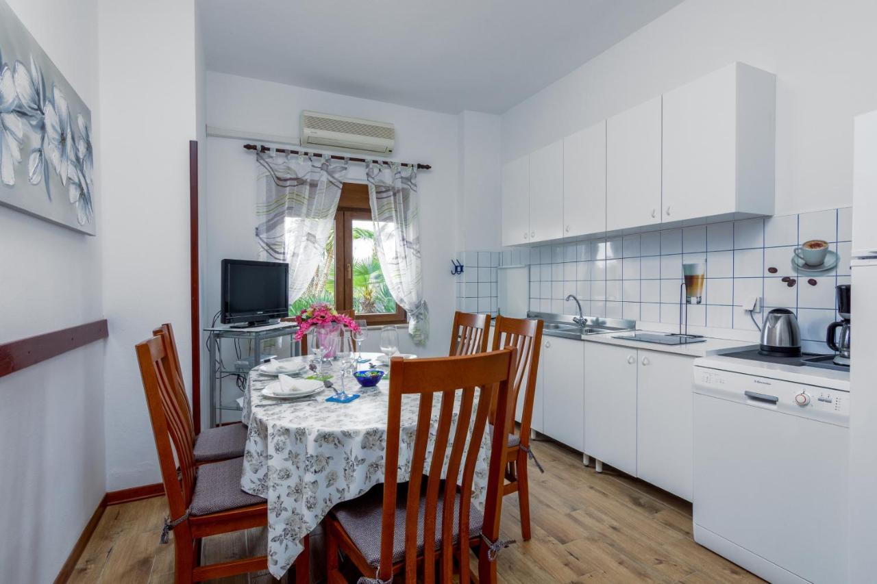 Family Friendly Apartments With A Swimming Pool Valbandon, Fazana - 2201 Štinjan المظهر الخارجي الصورة