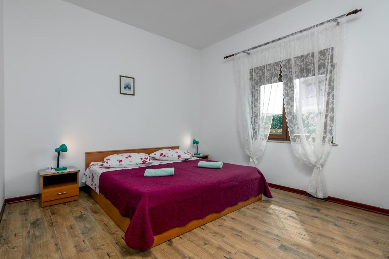 Family Friendly Apartments With A Swimming Pool Valbandon, Fazana - 2201 Štinjan المظهر الخارجي الصورة
