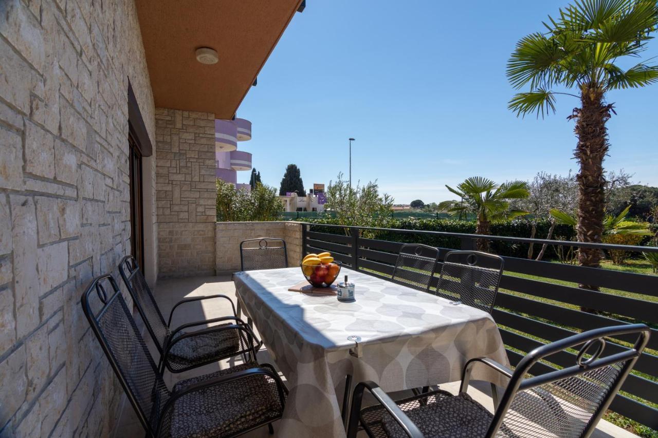 Family Friendly Apartments With A Swimming Pool Valbandon, Fazana - 2201 Štinjan المظهر الخارجي الصورة