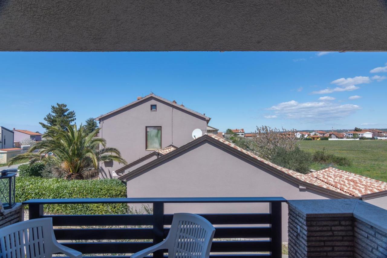 Family Friendly Apartments With A Swimming Pool Valbandon, Fazana - 2201 Štinjan المظهر الخارجي الصورة